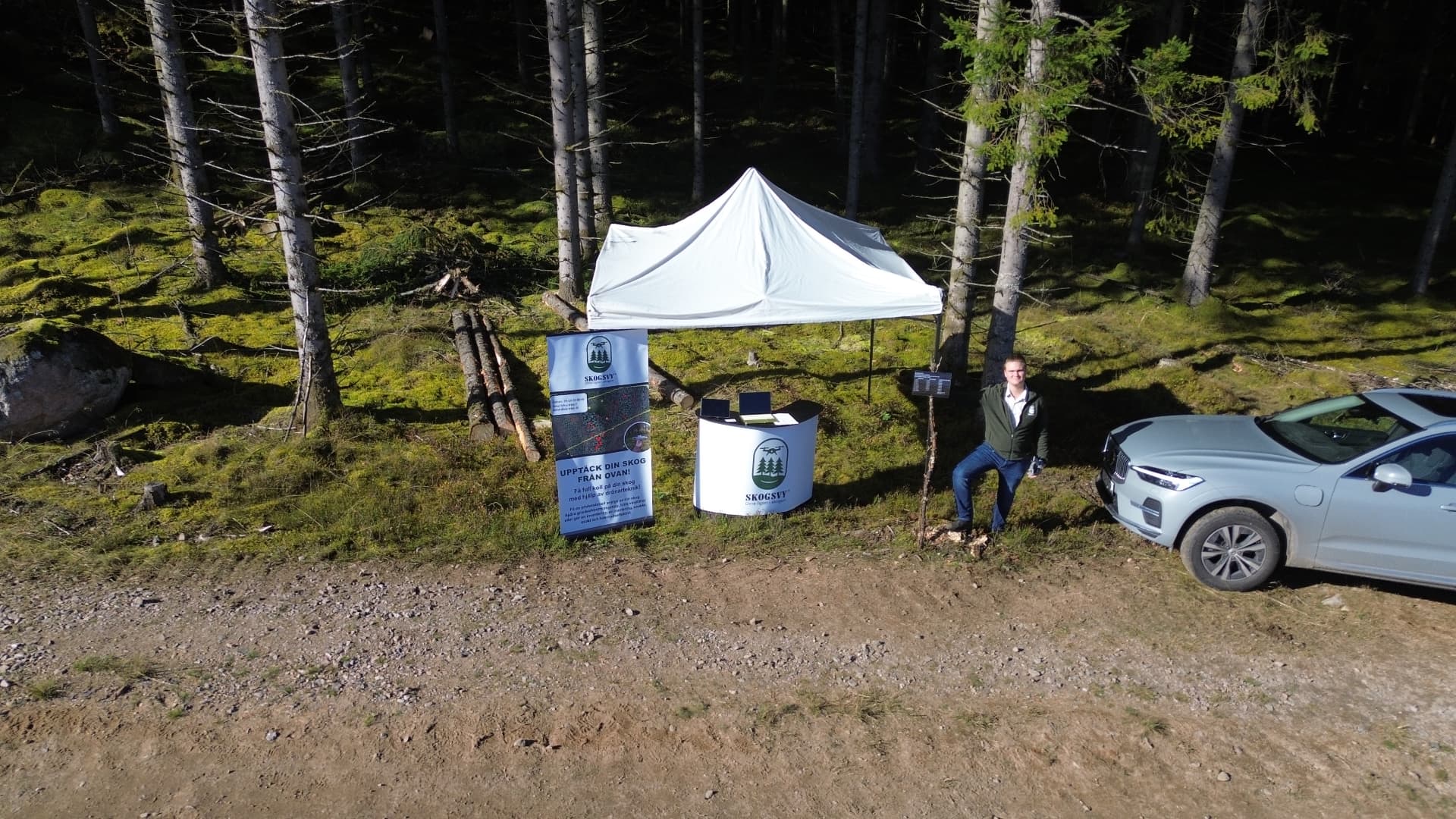 SkogsVy Bolmens monter i skogen med information och drönarvisning